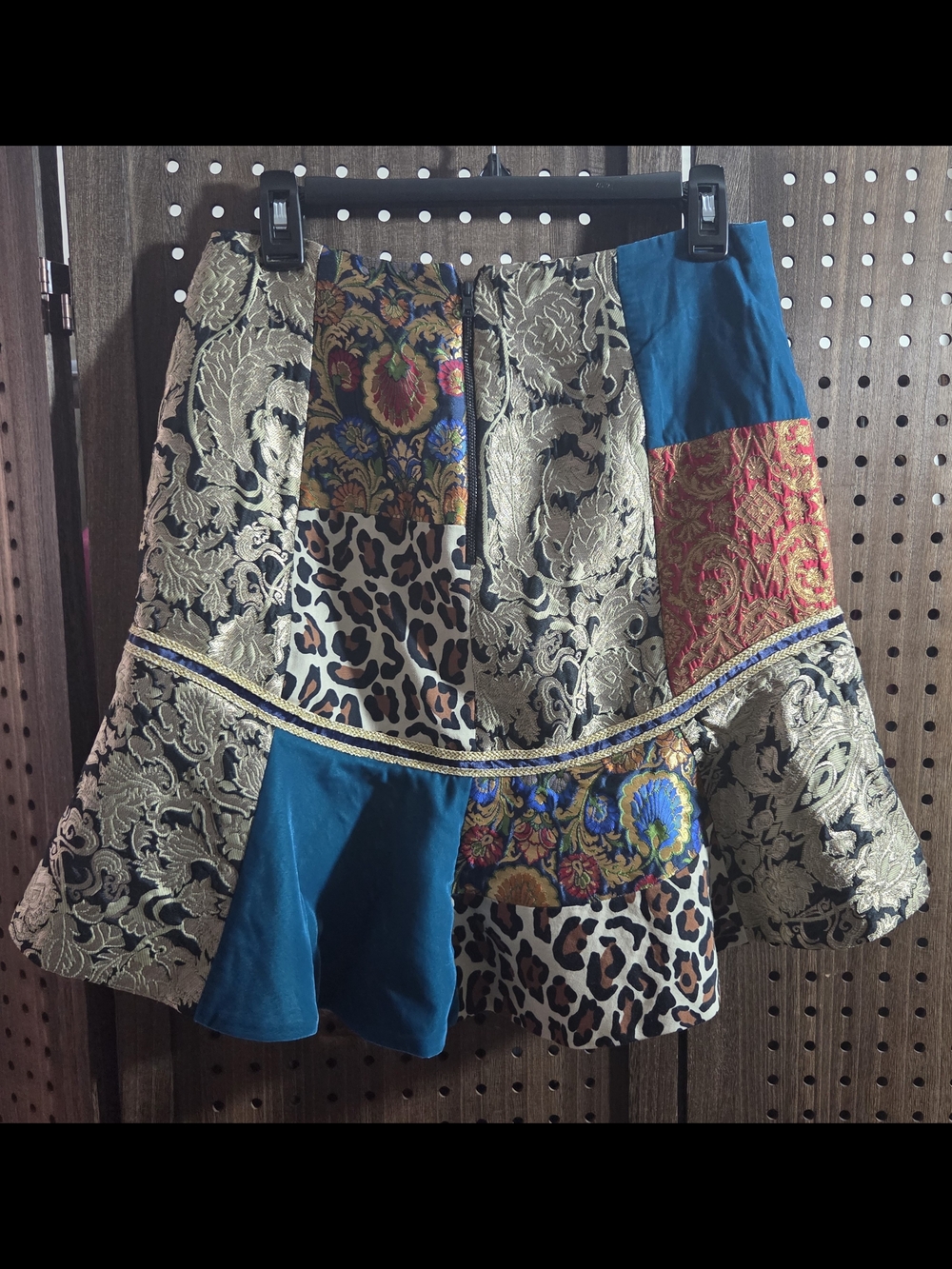 Alice + Olivia - Leopard Print & Brocade Print Quilted Fit & Flare
Skirt - Picture 6 of 9